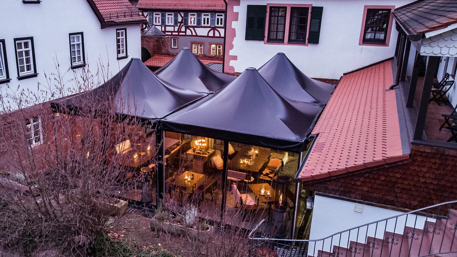 Čtyři event pagody letecky